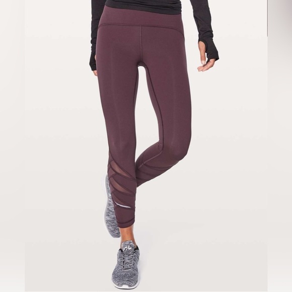 Lululemon Motionful 7/8 Tight Leggings 26" Black Cherry Purple Mesh 2 W5ARQS - Picture 1 of 12